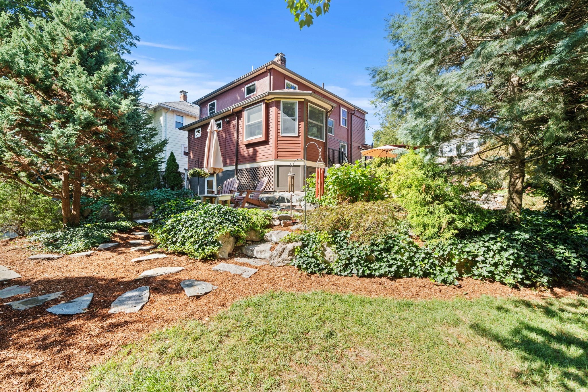 49 Lynde Ave