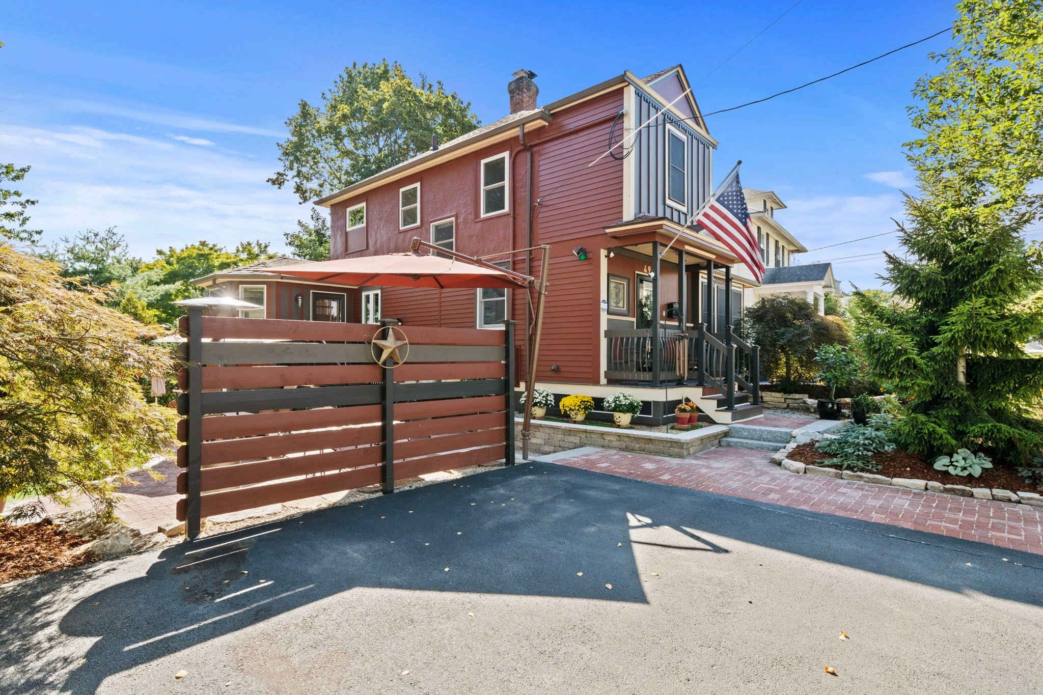 49 Lynde Ave