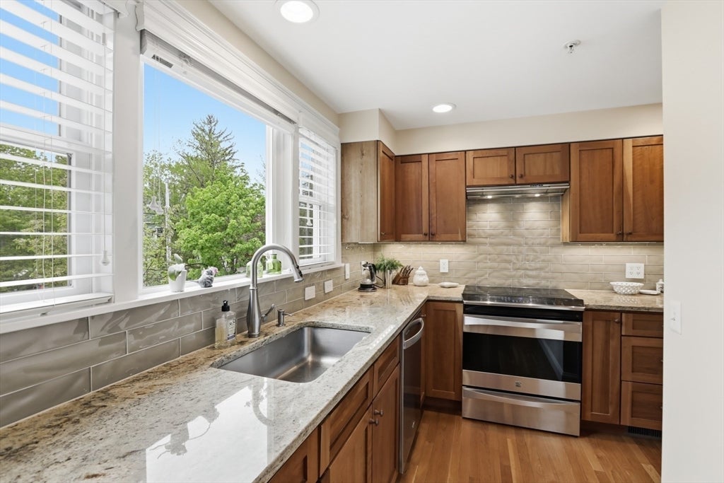 6 Safford St 2