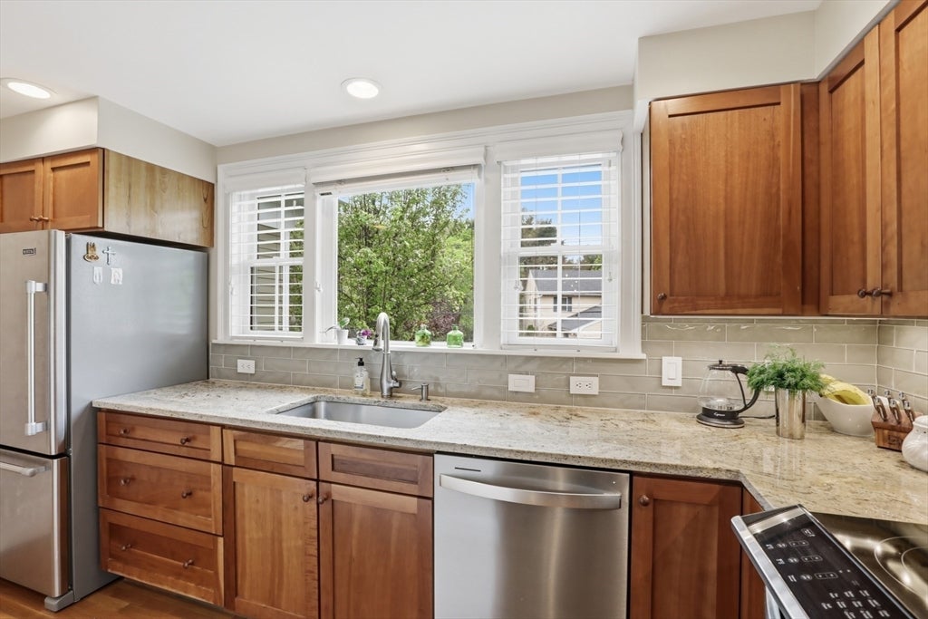 6 Safford St 2