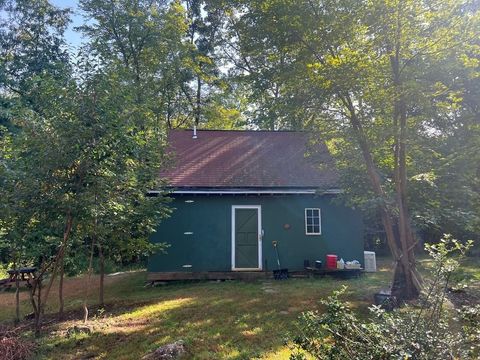 296 Yew St Douglas MA 01516
