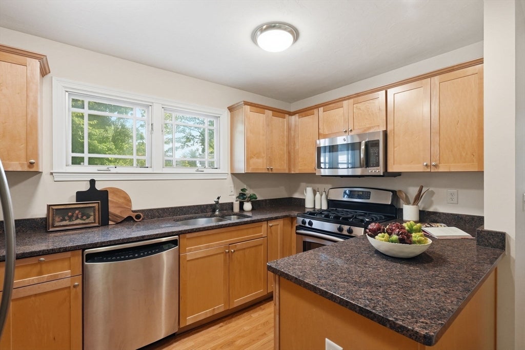 1 Russell Pl #1, Arlington, MA, 1 Russell Pl #1, Arlington, MA Photo #9