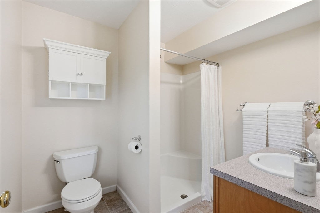 1 Russell Pl #1, Arlington, MA, 1 Russell Pl #1, Arlington, MA Photo #16