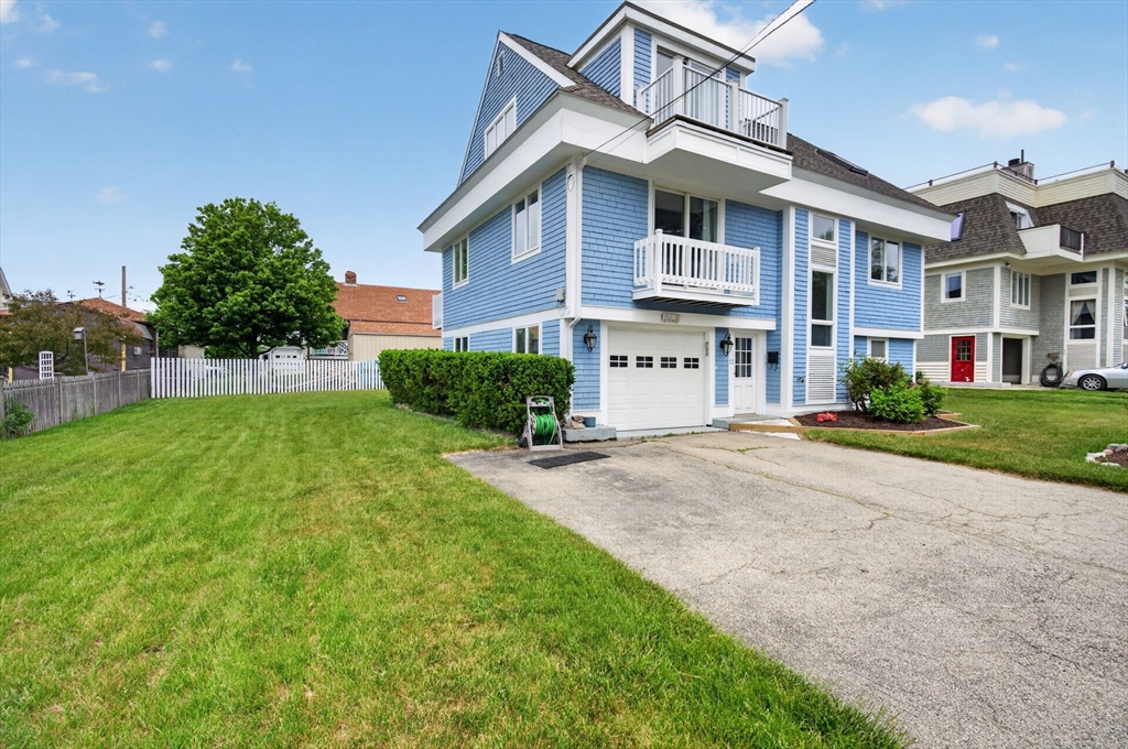 12 Wolcott