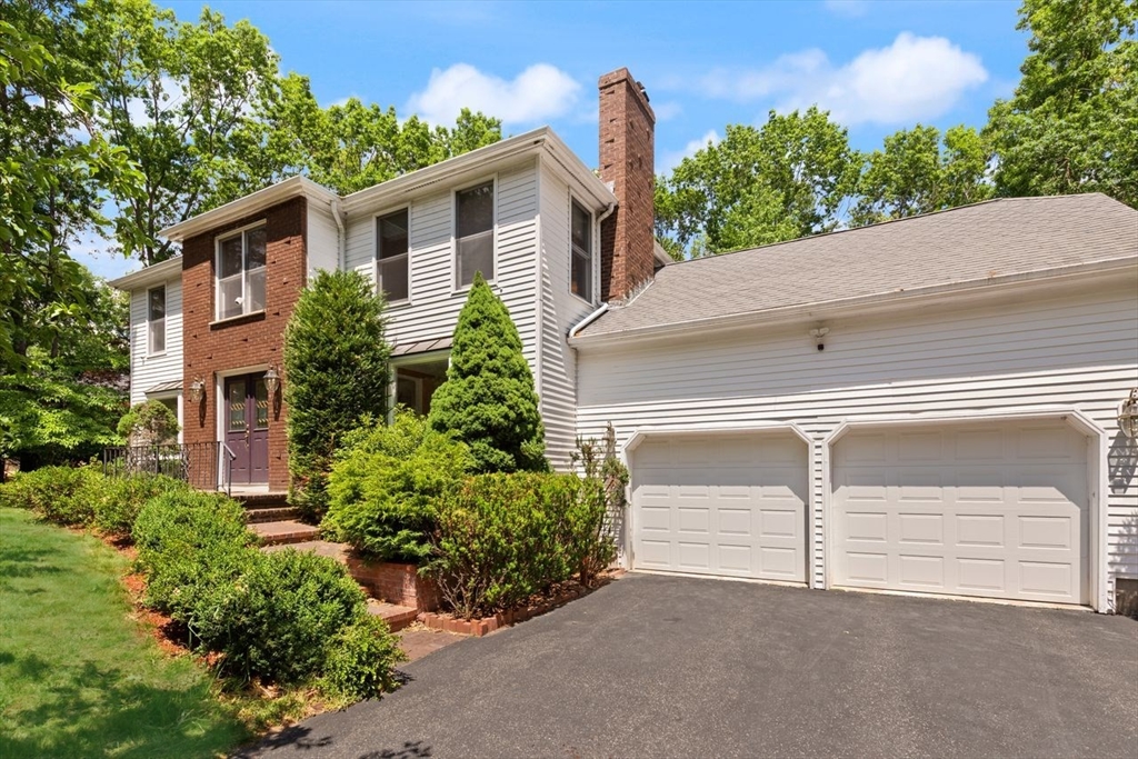 35 Castle Dr
