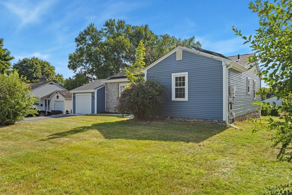 5 5th Ave, Dudley, MA Photo #5