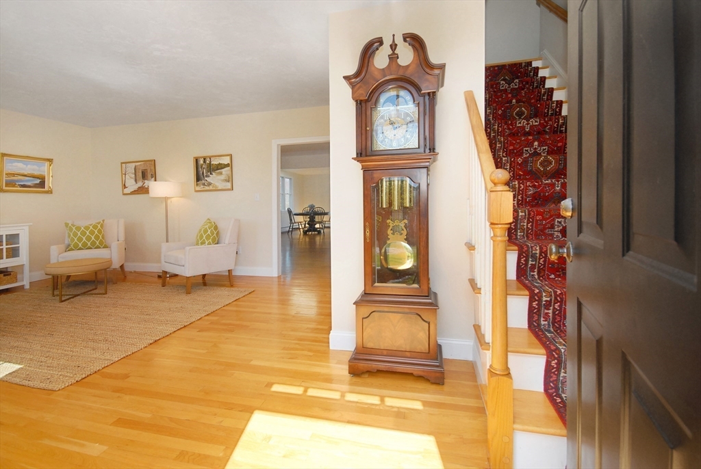 21 Nashoba Rd