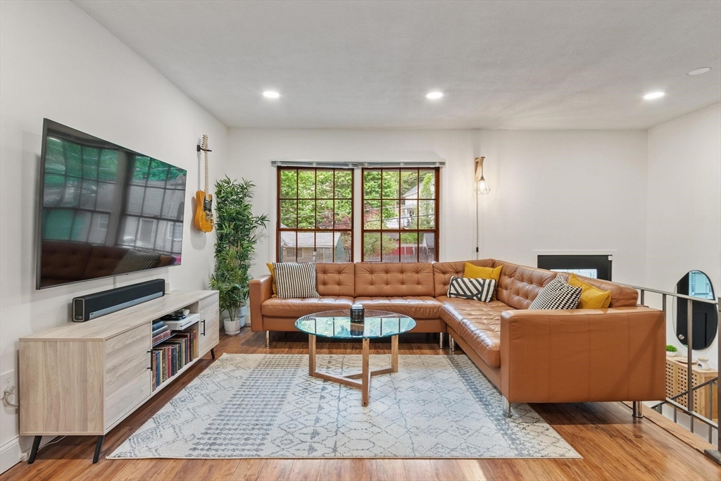 544 Elm St