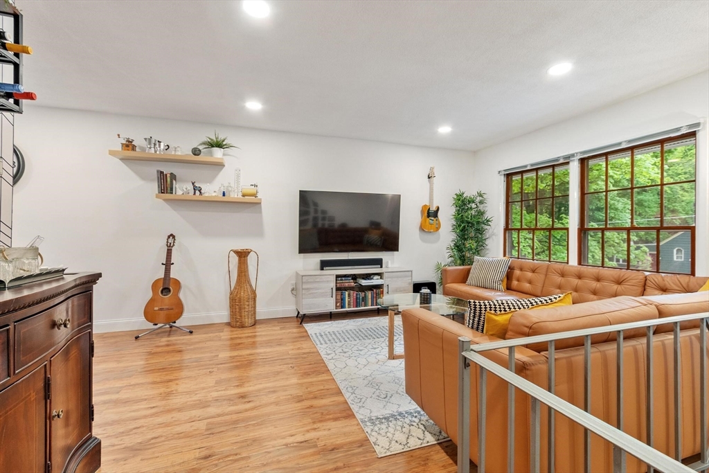 544 Elm St