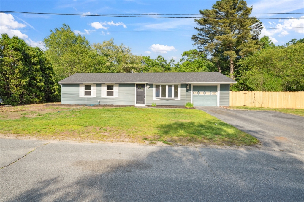 41 Camardo Dr