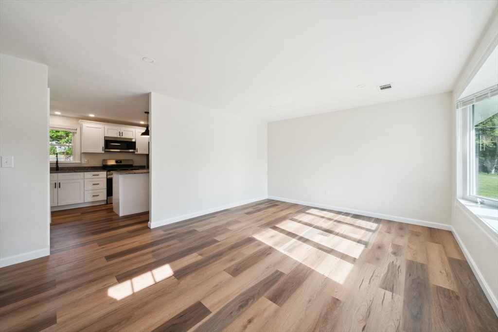 41 Camardo Dr