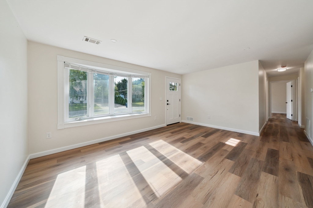 41 Camardo Dr