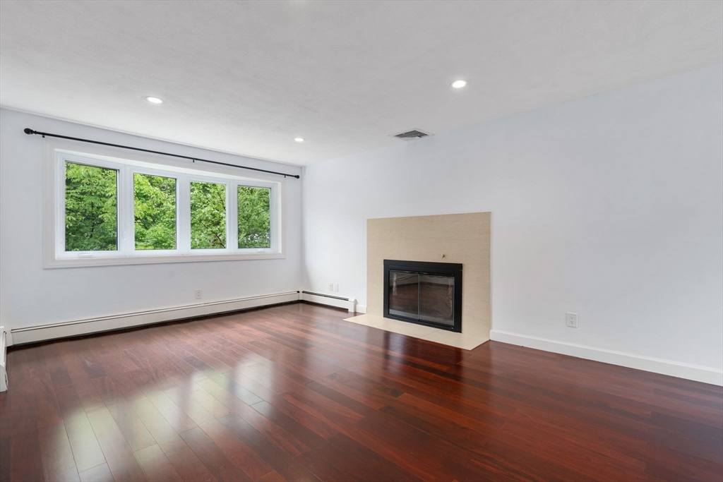 231 Totten Pond Rd