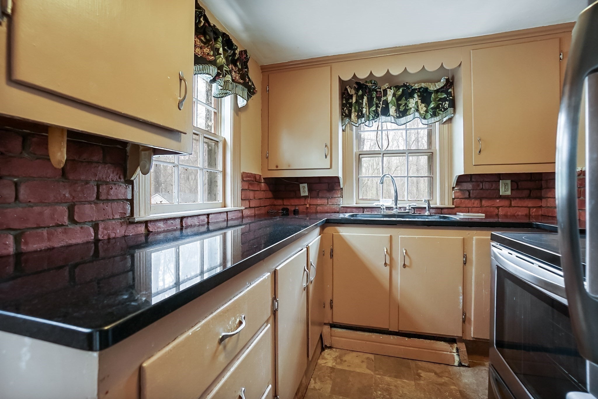 30 Woodland Rd, Ashland, MA Photo #5