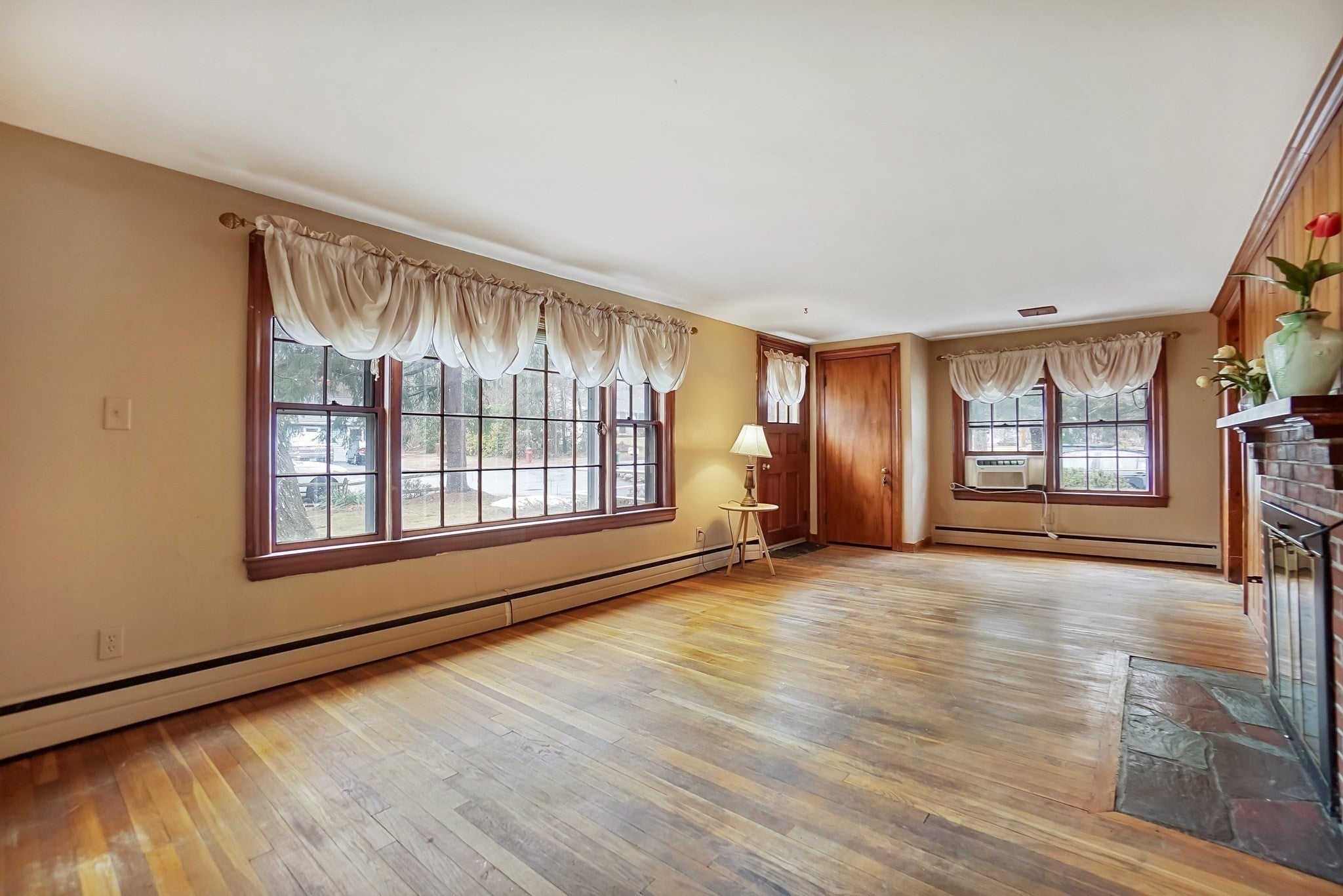 30 Woodland Rd, Ashland, MA Photo #3