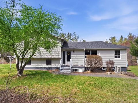 Photo of 112 Williamsville Rd, Hubbardston, MA 01452 (MLS # 73502516)