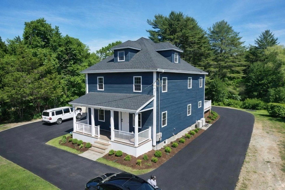 526 Berkley St