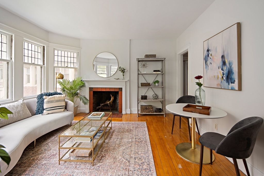 10 Dana St 202