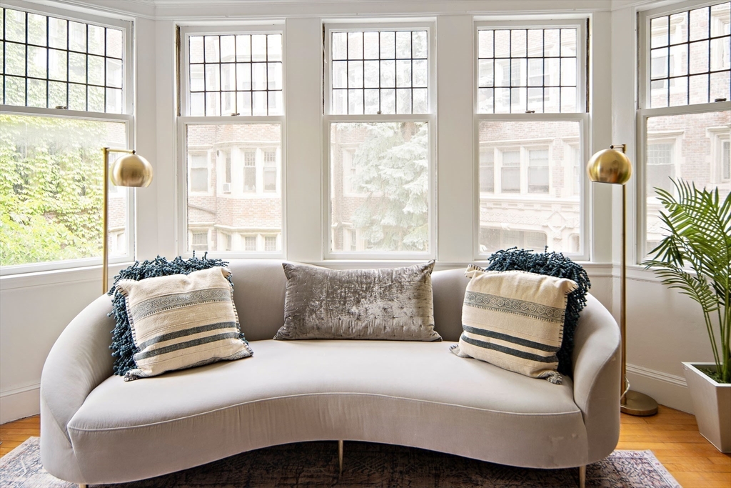 10 Dana St 202