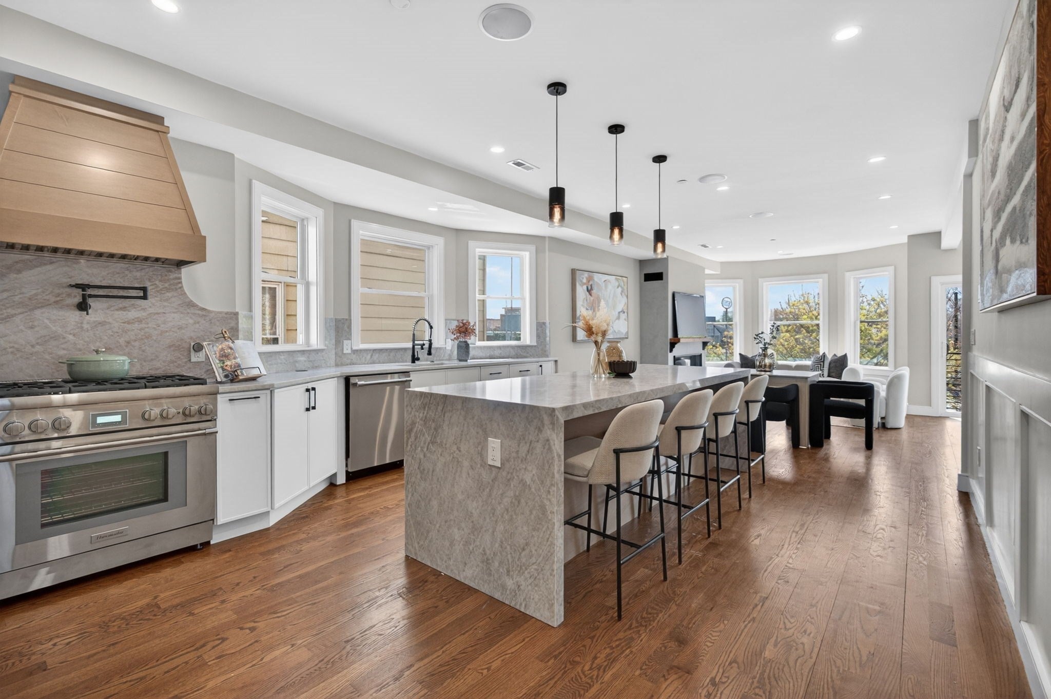 Photo of 557 Somerville Ave, Somerville, MA