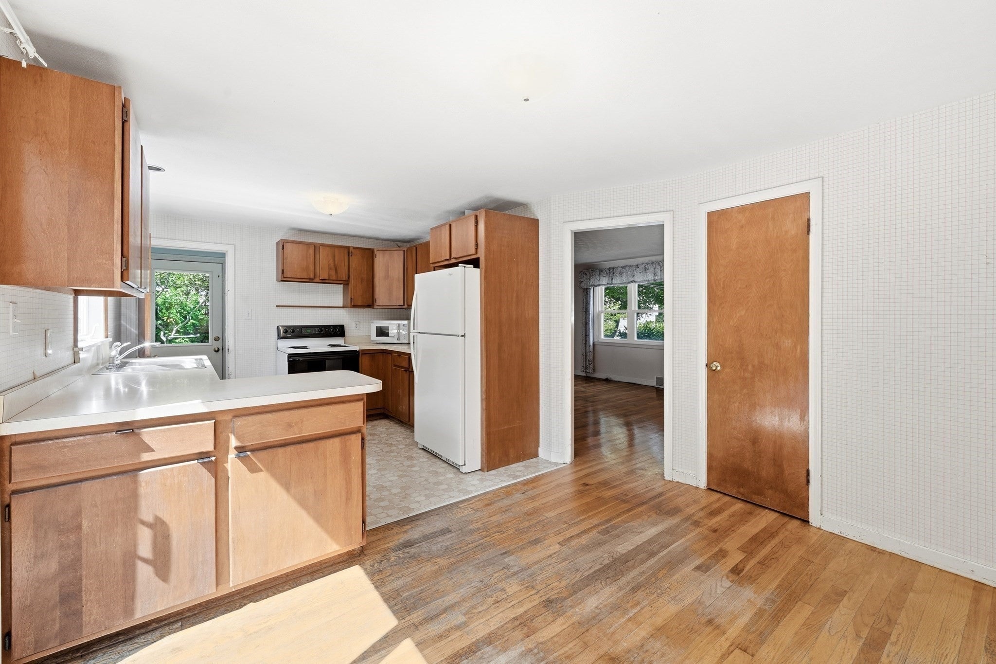 15 Spring Ter, Shrewsbury, MA, 15 Spring Ter, Shrewsbury, MA Photo #5