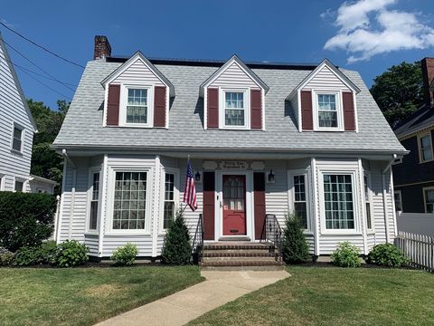 32 Maplewood St Malden MA 02148