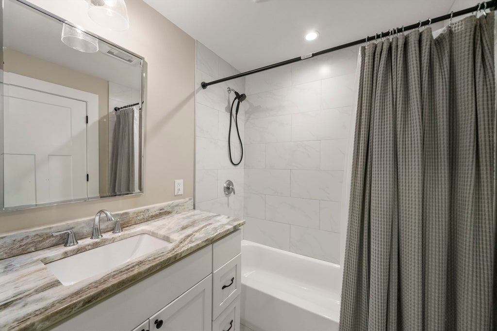 54 Canterbury St #A, Hingham, MA, 54 Canterbury St #A, Hingham, MA Photo #9
