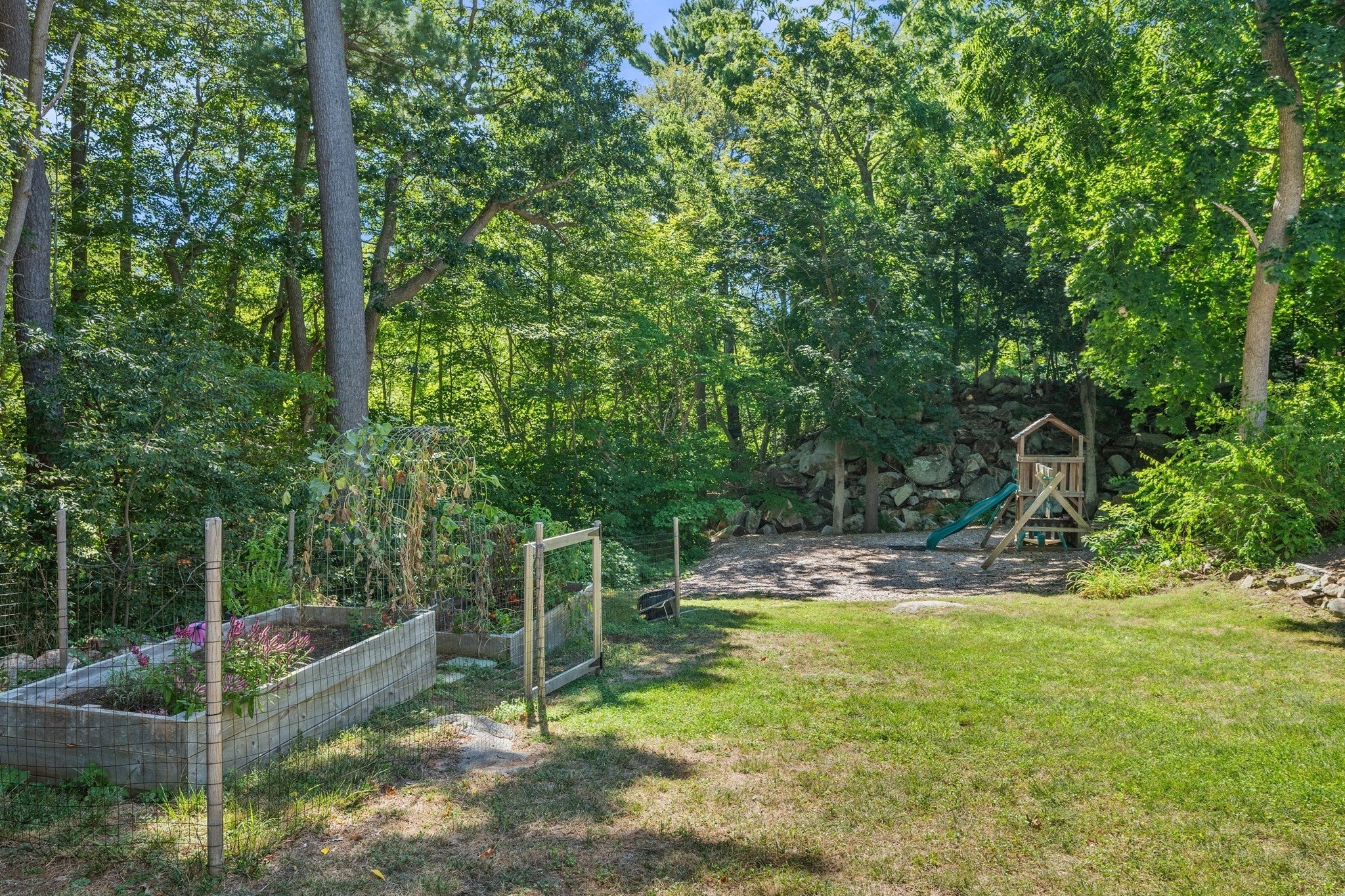 4 Lynwood AVE, Gloucester, MA Photo #33
