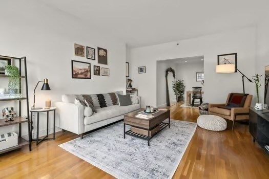 4 Charlesgate East 604