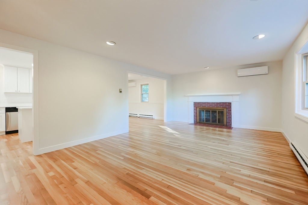 327 Singletary Ln
