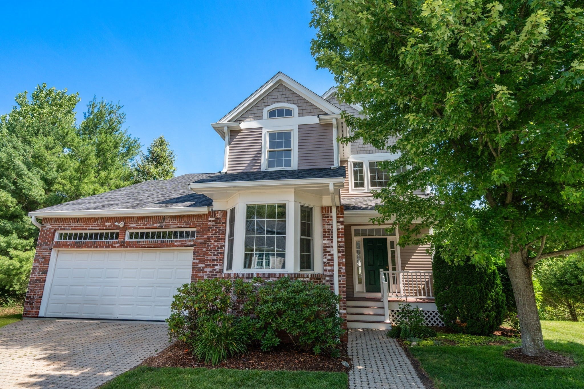 7 Riverwalk Ln