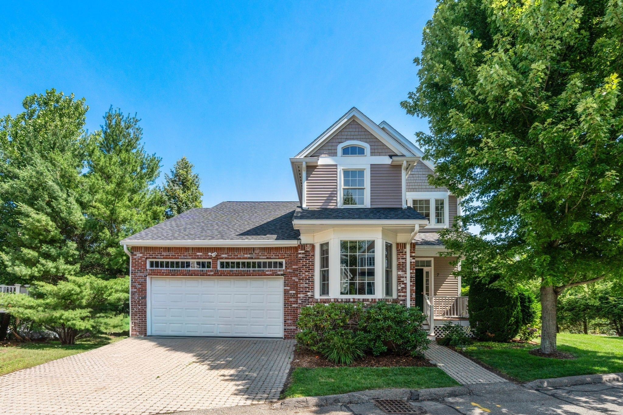 7 Riverwalk Ln