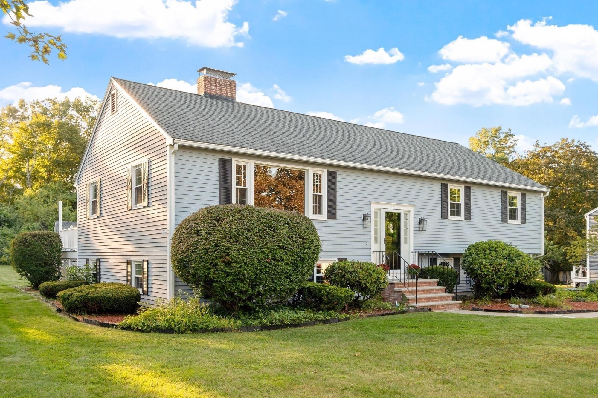 2 Dorset Circle, Andover, MA Photo #2