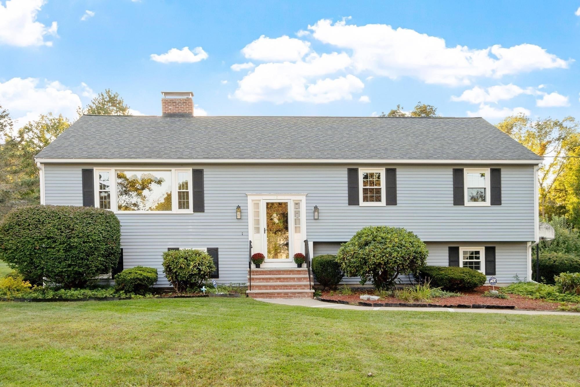 2 Dorset Circle, Andover, MA Photo #1
