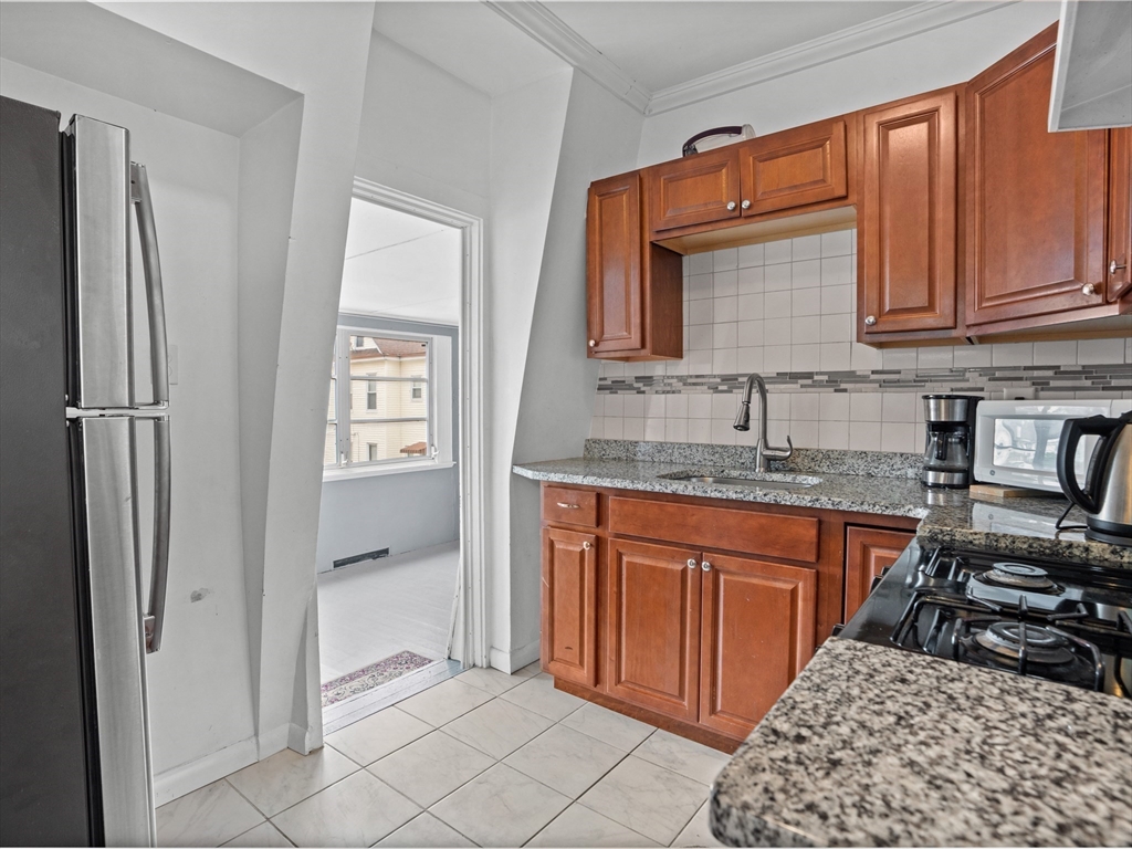 124 Sheridan Ave 2