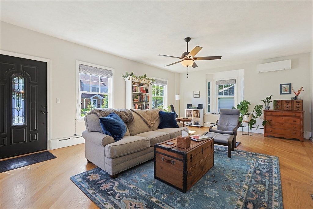 9 Commonwealth Ave