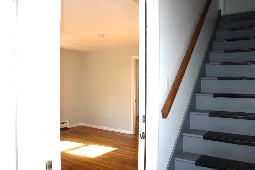 Photo 3 Photo 3
