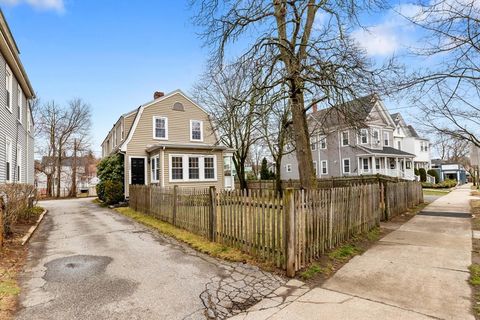 Photo of 1086-1088 Main St, Wakefield, MA 01880 (MLS # 73497464)