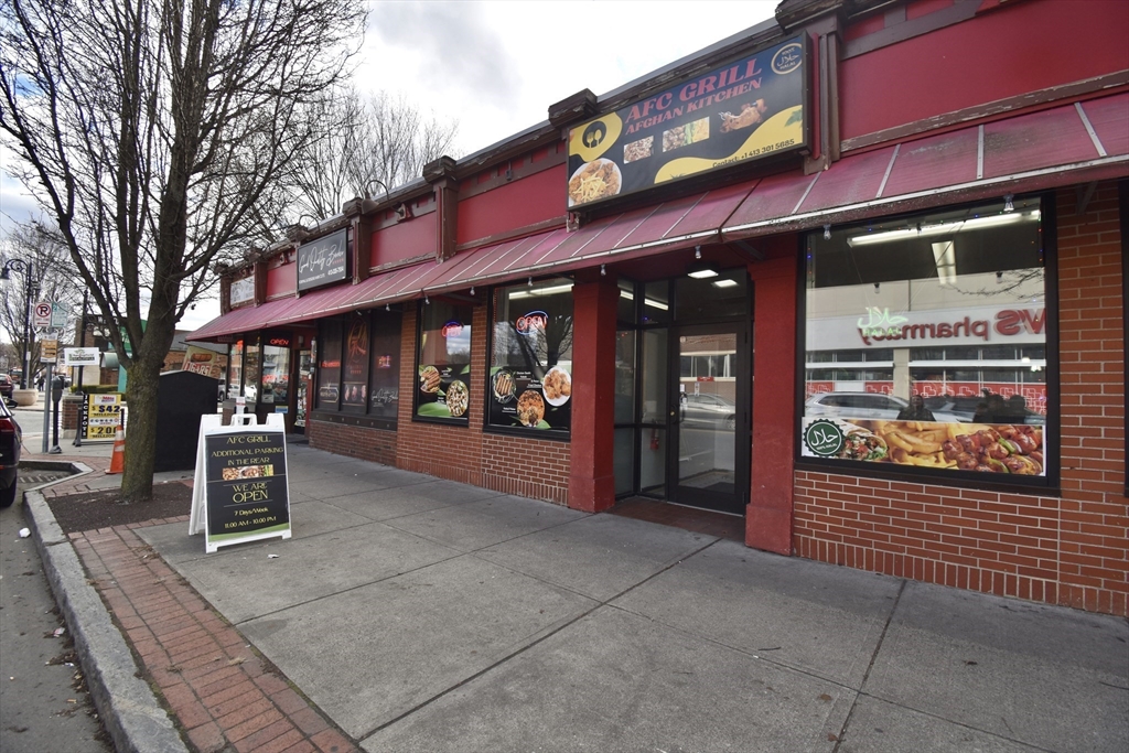 Photo 1 of 22 — 982 Main St, Springfield, MA 01103