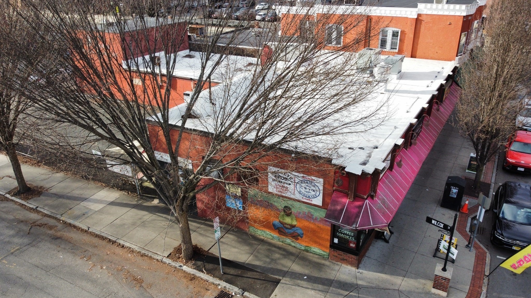982 Main St