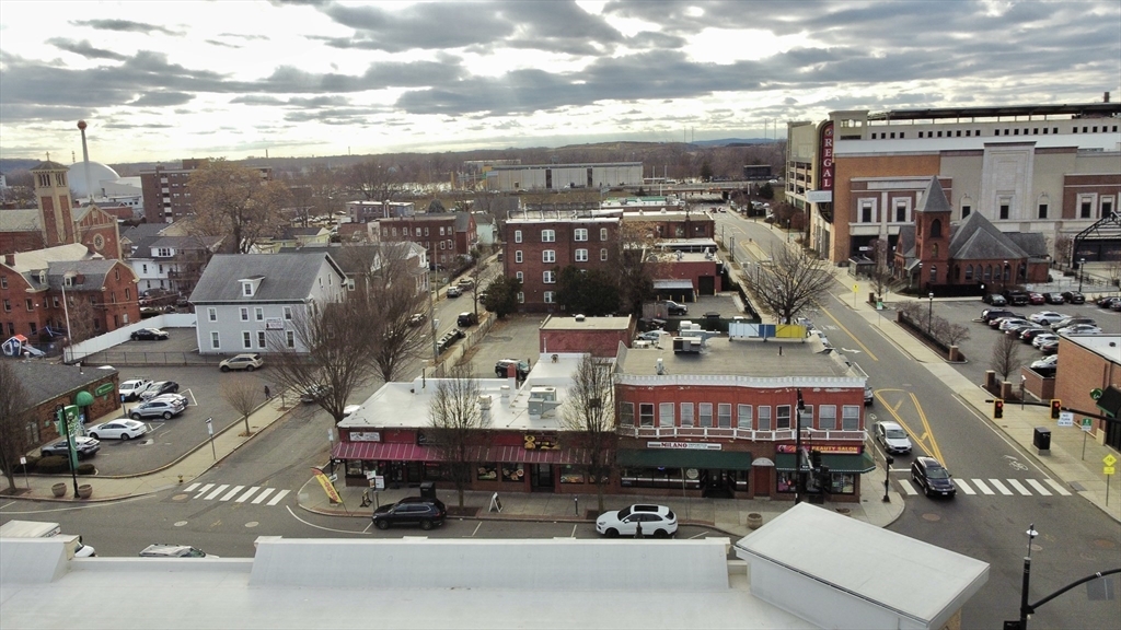 982 Main St