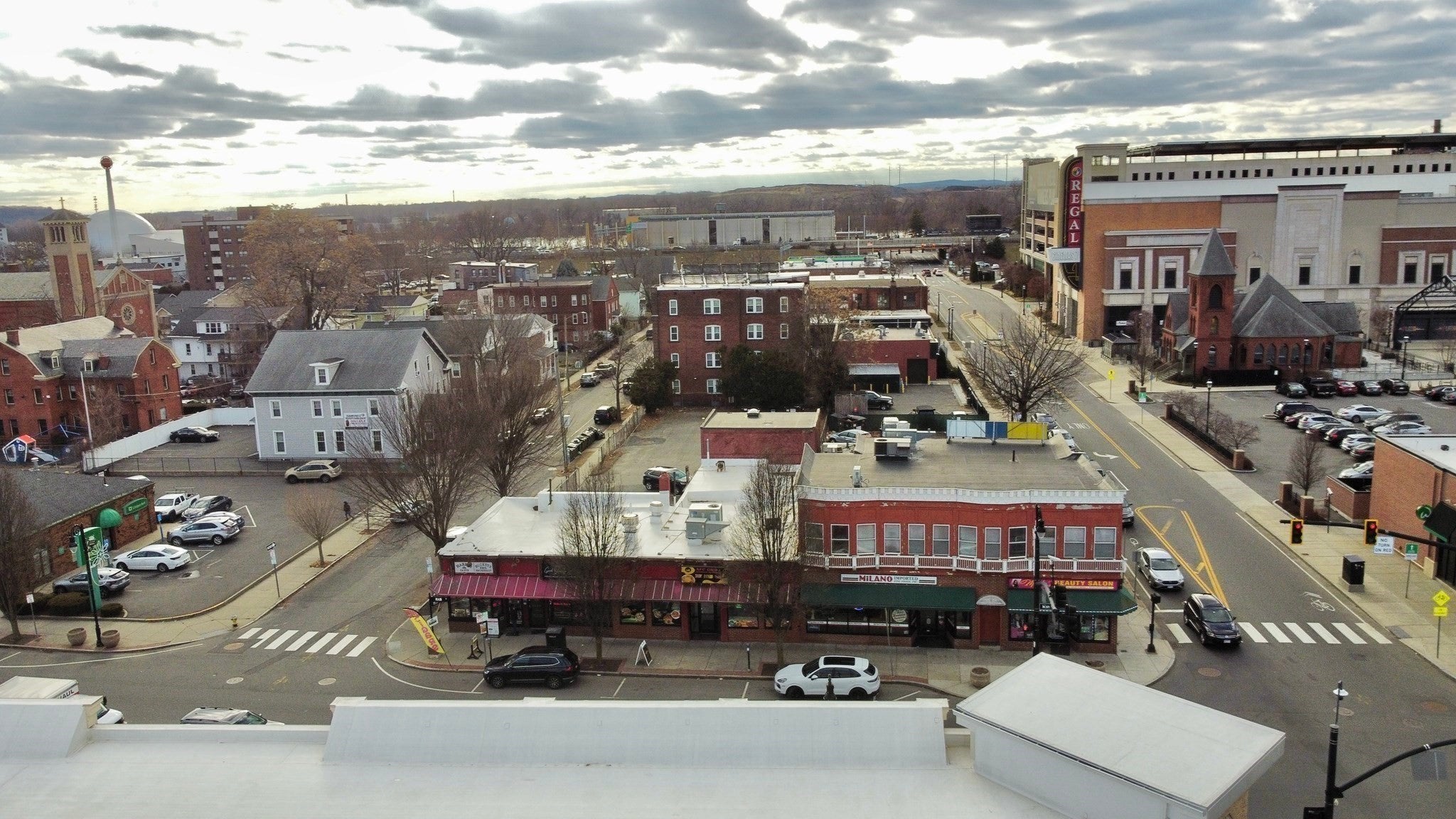 982 Main St