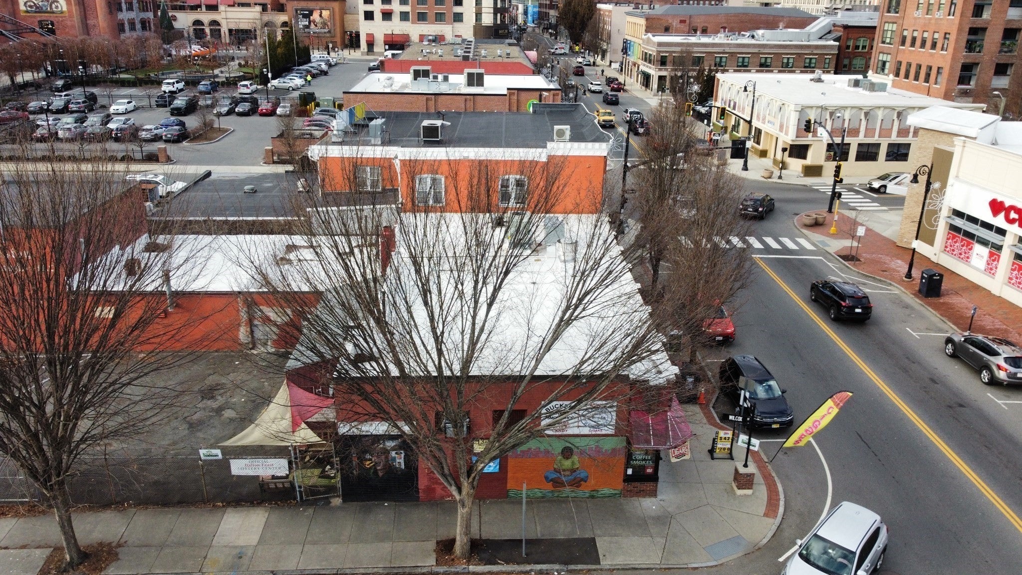 982 Main St
