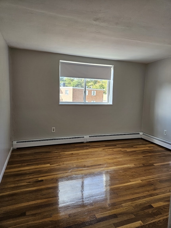 572 Cummins Highway 12