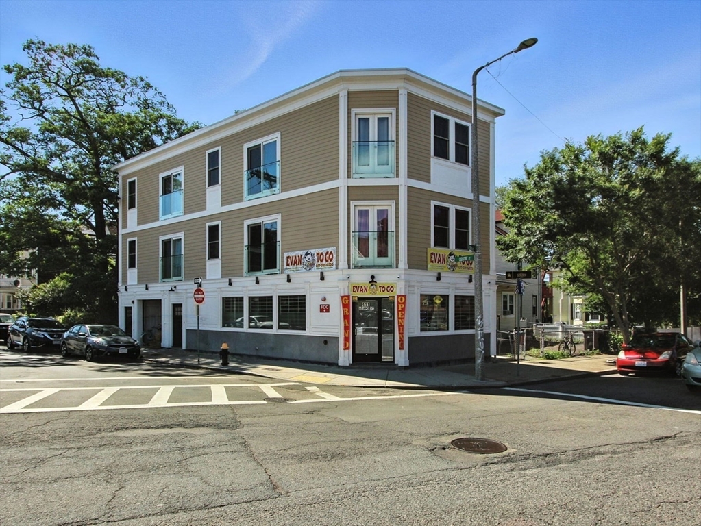 411 Adams St