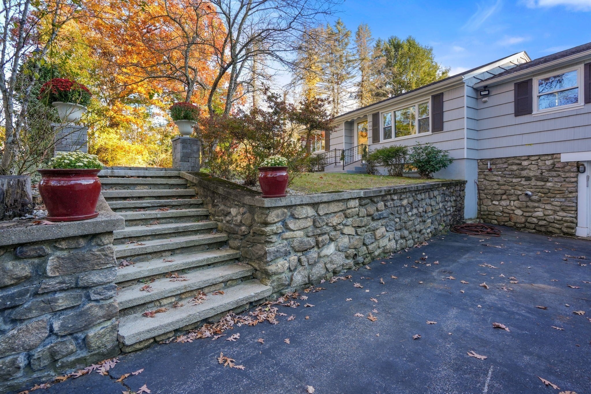 46 Nw Main St