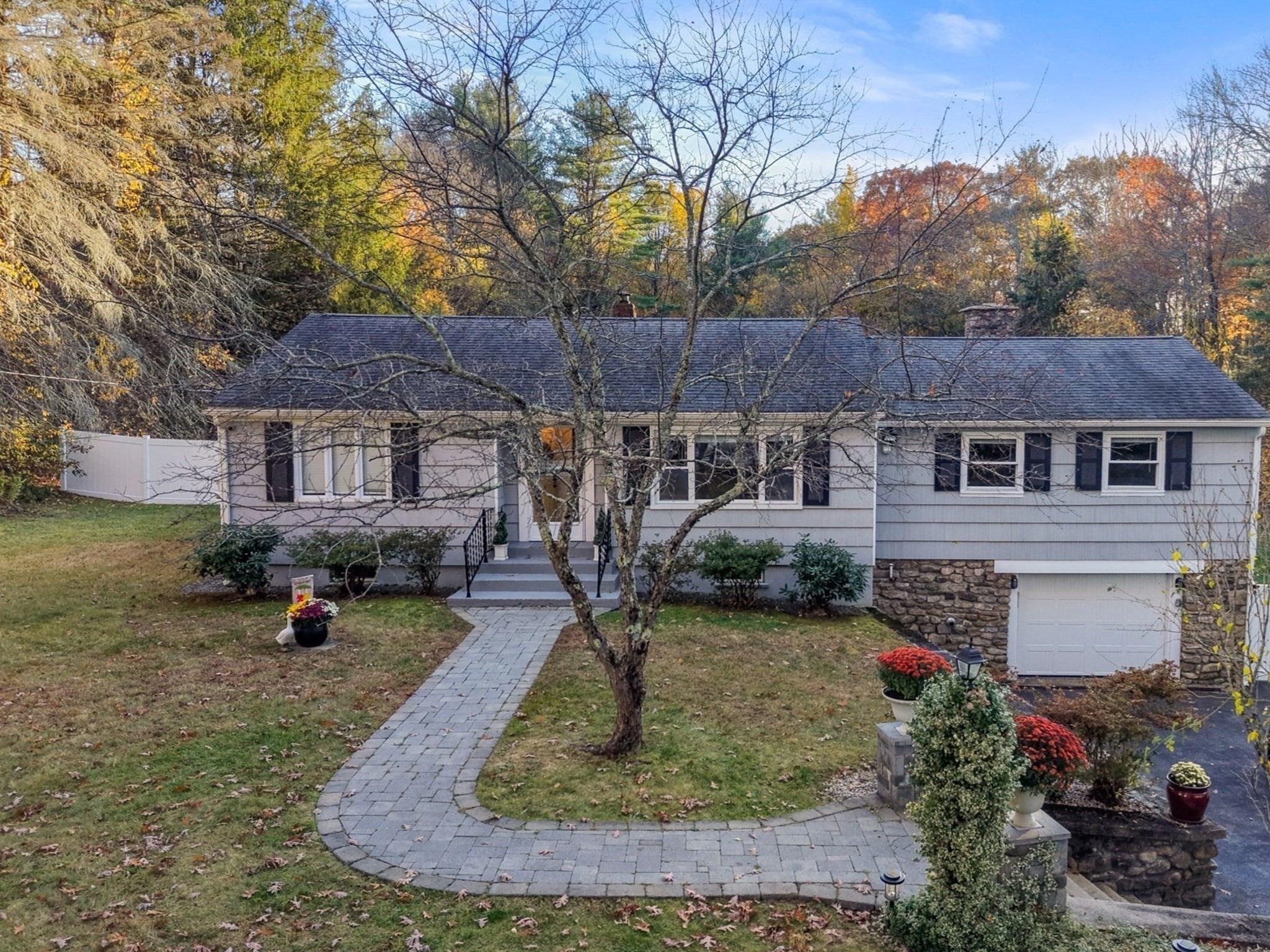46 Nw Main St