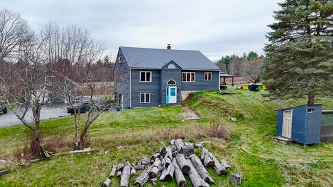 32 Hemlock St Douglas MA 01516