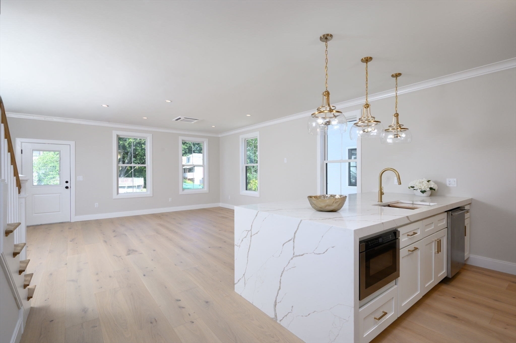 43 Chickatawbut St 2