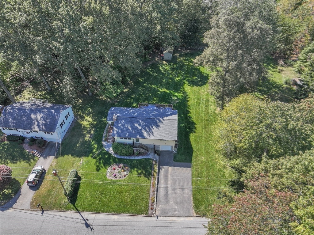 35 Laurelwood Rd